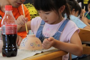 キッズキャンプ　絵付け体験２